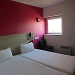 Hotelf1 Massy Tgv Hotel