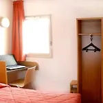 Hotel Hotelf1 Massy Tgv *