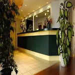 Hotelf1 Massy Tgv Hotel *
