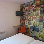 Hotelf1 Massy Tgv Отель