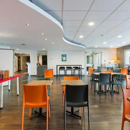 Hotel Hotelf1 Massy Tgv *