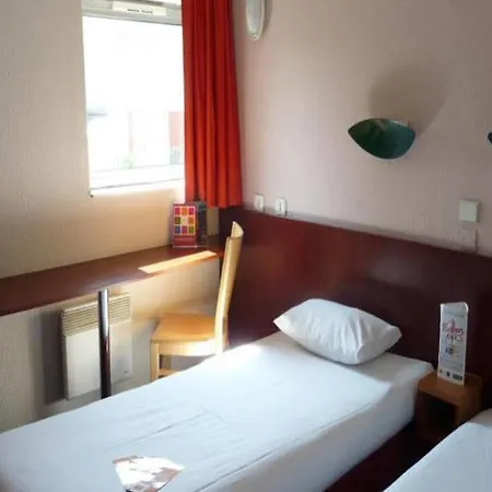 Hotelf1 Massy Tgv Hotel *