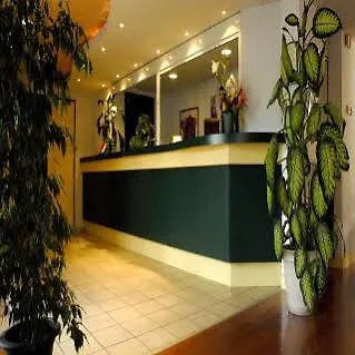 Hotelf1 Massy Tgv Hotel *