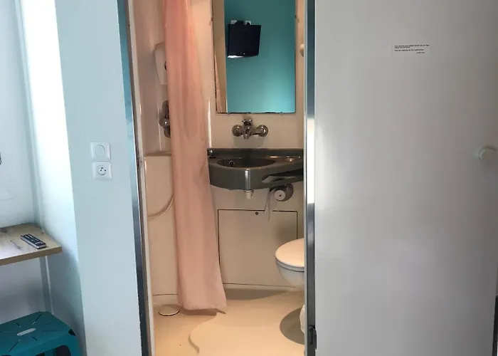 Hotel Hotelf1 Massy Tgv