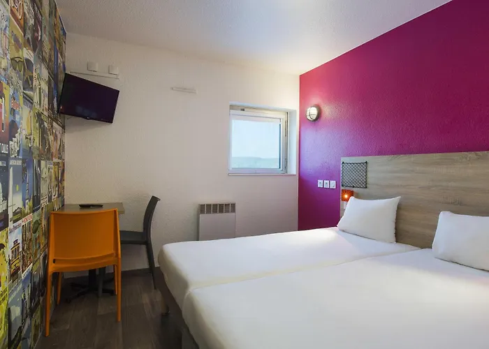 Hotel Hotelf1 Massy Tgv *